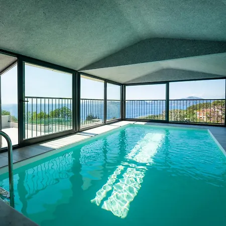 Mariposa Villa *